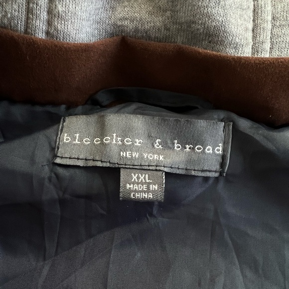 Men’s Bleeker & Broad Channel Quilt Navy puffer vest with grey hood in size XXL - Picture 10 of 10